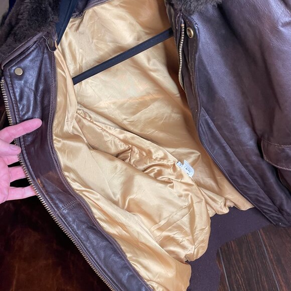 Schott NYC Men’s Medium Brown Leather Bomber Jacket with Detachable Fur Liner - Picture 14 of 16